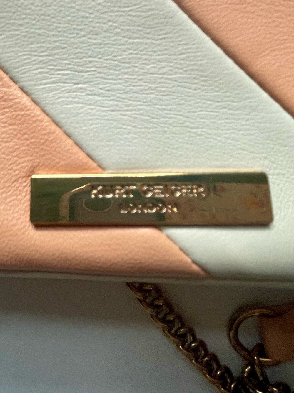 Kurt Geiger London Peach & Cream Quilted Shoulder Bag with Gold Chain, NWT - Picture 8 of 10